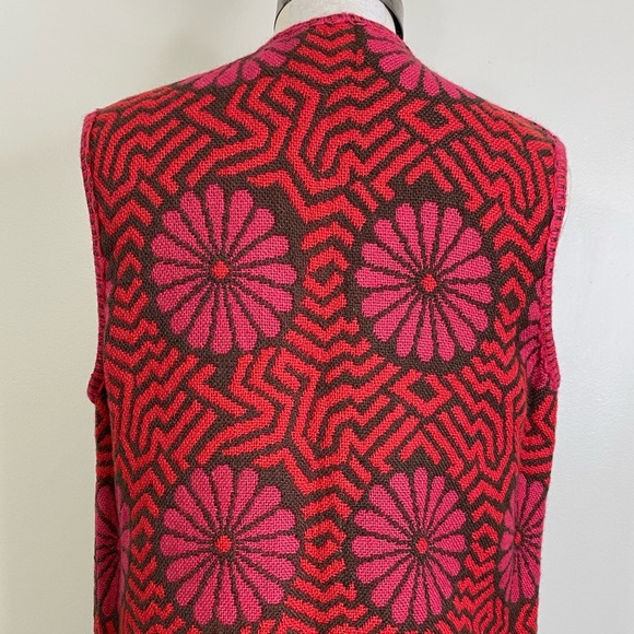 70s VINTAGE KNIT HIPPY VEST WITH DESIGNS AND FLOWERS 🌺 WITH A THICK WOVEN EDGE - Picture 9 of 12